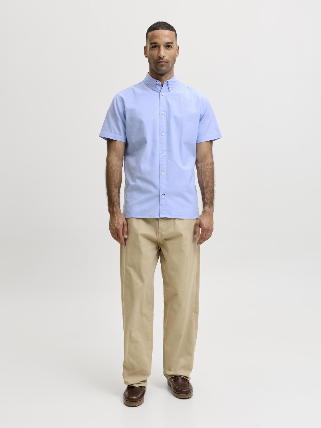 model_shot-front_full